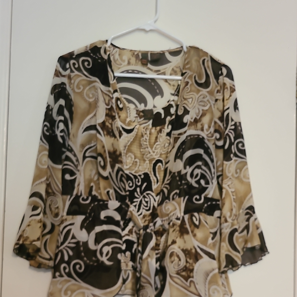 Elegant Women's Patterned Top
